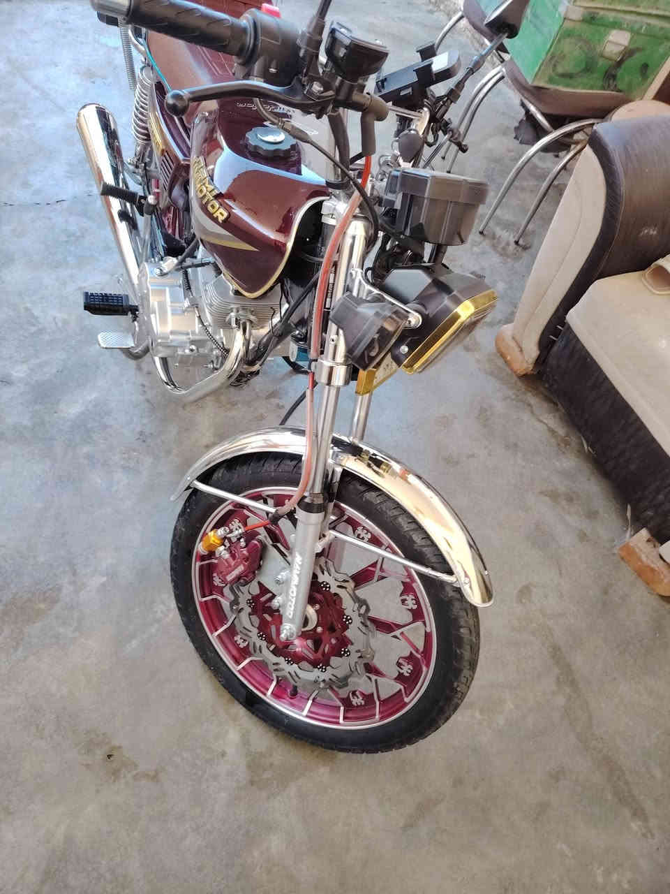 25البيع بعده جديد تاير شركه بي منفيسه كلشي شراي يتصل ***********سعره 825وبي مجال
