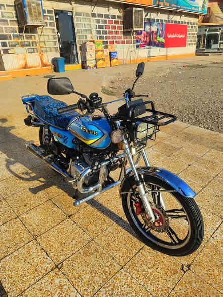 سيفان مرقم وسنوية انكليزي دراجه كلش نضيفه سلف تشيغل عن بعد  تايرات جديده السعر 1950 وبي مجال بسيط    ***********
