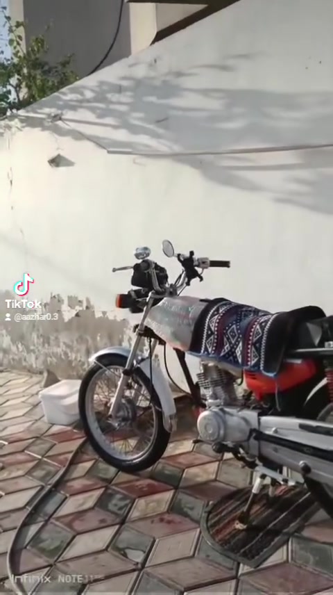 دراجه للبيع رشه موديل 16 دراجه اوراق اصولي مكانها الرميثه ماكينه معدله السعر خاص ***********
