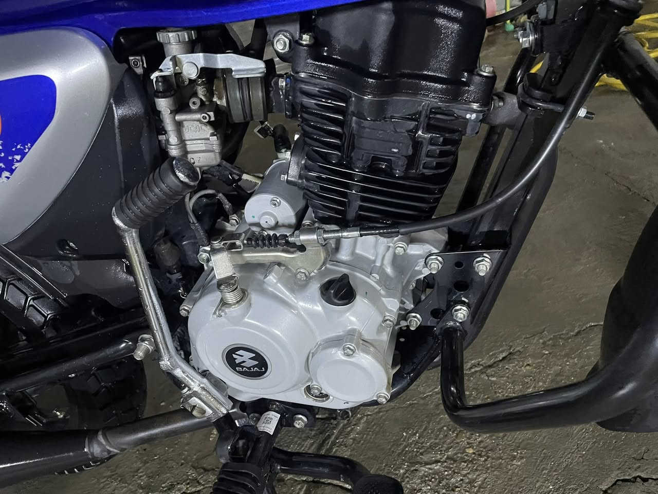 السلام عليكم بوكسر جبلي موديل 23
الدراجة نظيفة وخير من الله وعلى أيدي 

افضل نوعية دهن لكي مولي الله شاهد ورسوله 

دراجة مال بيت على كد اروح بيها لشغلي وارجع  سابقا صارلها شهر ما طالعة البيت بسبب الجو بارد 

رقمها بغداد وسنوية بأسمي وتحويل موجود شوكت مايعجبك 

رايدها 2,500 وبيها مجال بسيط 
مكاني بغداد / الغزالية او التاجي 
للتواصل ماسنجر او واتس آب فقط 

***********
