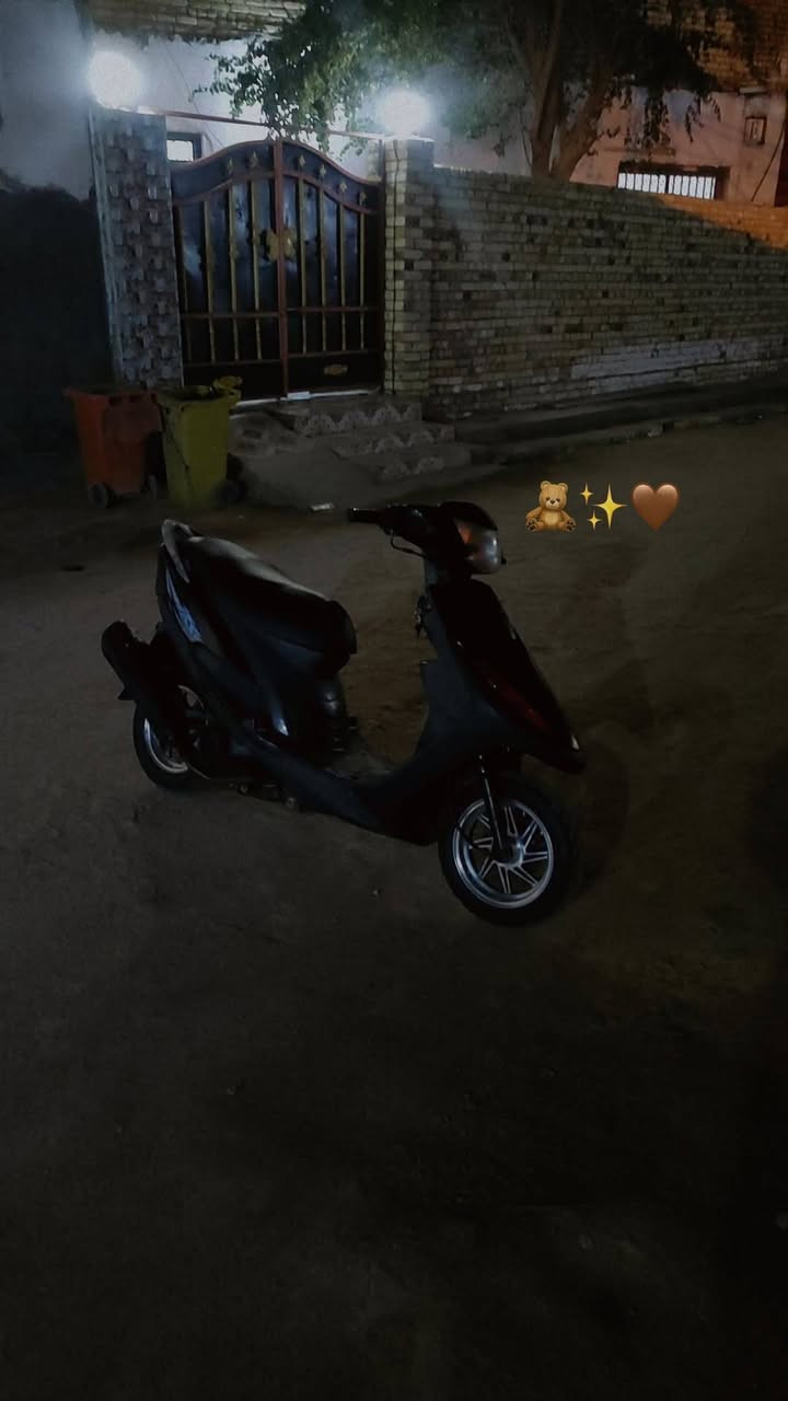 سلام عليكم شباب دراجه البيع ماكس نضيفه بوشه 55 كامله كله شغال وشلعه دراجه مال جناي وهذا رقمي ***********
