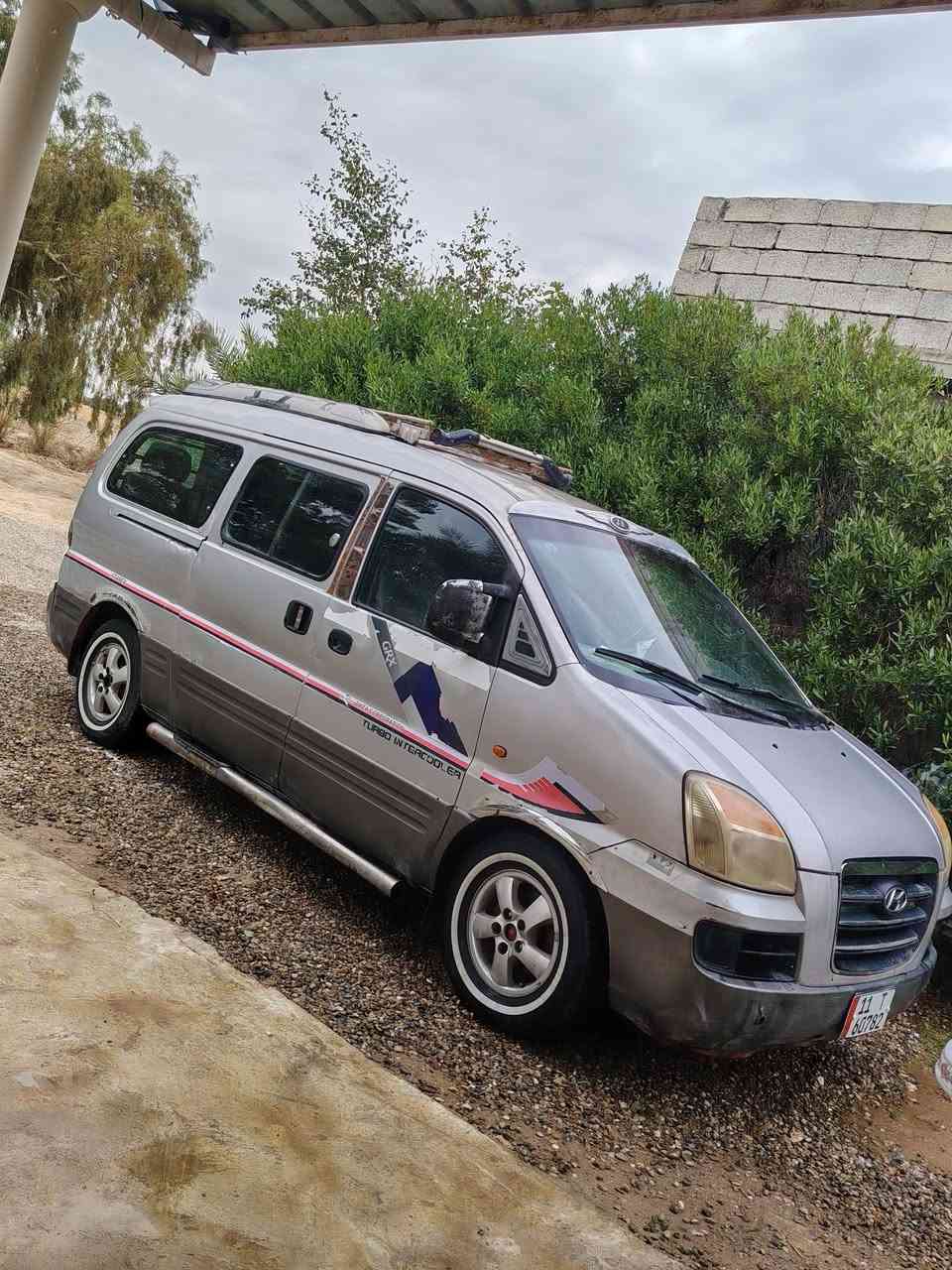 السلام عليكم ستاركس 2005 اصل رقم بغداد انكليزي هزه ماصارلها 6 أشهر سنوية ل29 شرط تحويل اي مكان تريد شواصي بلاد لا فطر ولا تصليح تايرات 4 دسك محرك بيه صرف وبخار تخم تاير شاشة السيارة خير من الله السعر 70 وبيها مجال خابر وتدلل مكلف بلنشر رقم صاحب السيارة ***********
