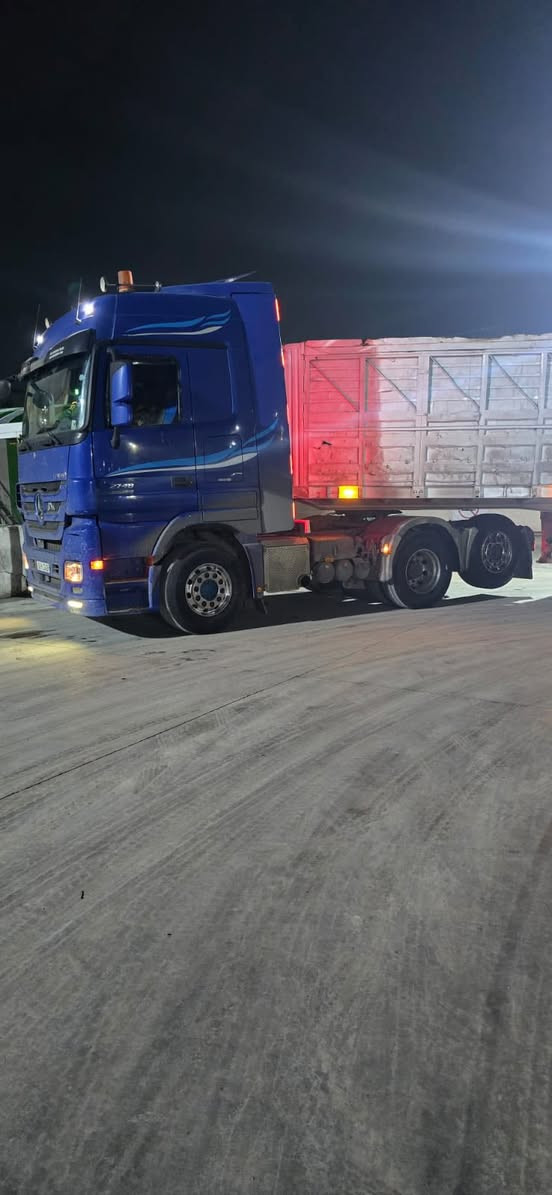 للبيع... سياره راس تريله بلادي
موديل 2010
 حجم 2748                   

‭٠٧٧٢ ٨٠٣ ٩٧١٨‬
