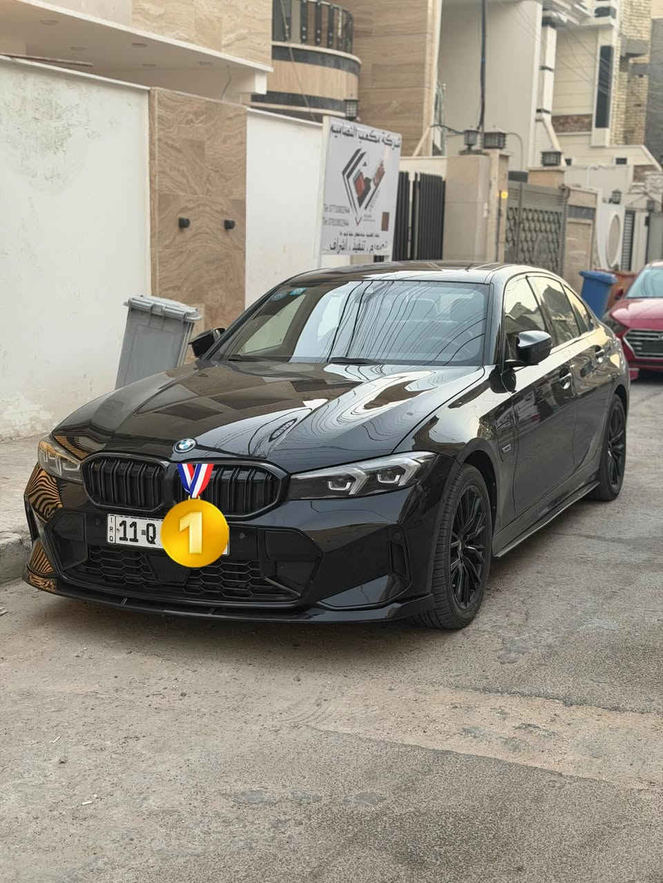 السلام عليكم  للبيع  .. 
BMW 330 2023 السيارة بلگن (بانزين هايبرد كهرباء ) اسودماشية 61  الف ميل 
وارد/ تبديل جاملغ عكس السايق فقط بدون دواخل وشواصي 

فول مواصفات رقم بغداد باسمي 

السعر 250 ورقه وبيها مجال 
مكان السياره بغداد الكرخ 
***********
