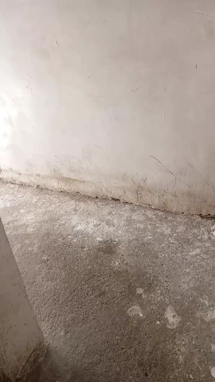 السلام عليكم بيت البيع في الحميدية بشارع سيد عوده قرب سواق ابو قاسم بيت يحتوي ستقبال +مطبخ +غرفه وبل خير ترك وحمام والطابق الثاني غرفه وبيتونه وصطح السعر ٣٥وبي مجال بصيط رقم ***********
