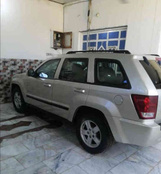 جيب لاريدو 2007 مكينه 6 سلندر تبريد حداديه جدد ريموت سنتر لايت زنون رقم بغداد نكليزي سعر 85 مكان واسط كوت 
***********
