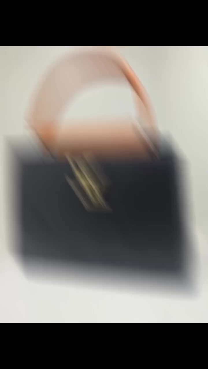 حقائبنا لكل زمان ومكان.
‏هذه الحقائب صنعت خصيصًا لك.
‏إن كنت تبحث عن حقائب رائعة فمكاننا هو اختيارك.
‏حقائب متينة.
‏حقائب صنعت بفخر.
‏اختيارك للحقائب المثاليّة
‏يوجد خدمة توصيل داخل بغدادب3الف والمحافظات ب5الف


**إذا كنت صاحب هذا الإعلان وتريد حذفه لأي سبب، رجاءا أرسل رسالة إلى الدعم الفني**