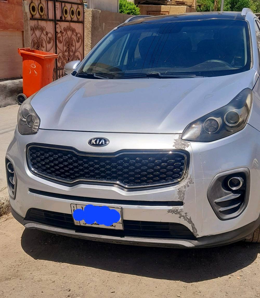 كيا سبورتاج  موديل  ٢٠١٨
اللون سلفر مواصفات 
ماشية ٨٥ الف كيلو 
السيارة مكفولة من الصبغ والاستبدال والبارد ٠٠٠ ما عدا الدعامية الأمامية كما موضح بالصور 
 كير ومحرك وصدر وكهربائيات مكفول من الفتح والتبديل والتصليح
رقم بغداد باسمي تحويل ثاني يوم
الموصفات 
كشنات جلد مشمشي مغلفة باسود
بانوراما + تحكم ستيرن _ مانع انحدار وانزلاق _ إشارة بالمري
حساس تاير ولايت _ حساسات خلفي _ كامرة خلفية _ تبريد قطعتين _ لدات نهارية _ ثلاث انواع نظام قيادة [ عادي _ يكو _ سبورت] _ دواسة نيكل _ ويل كب كروم حجم ١٩ _ شاشة عطلات _ دفتر صيانة بالشركة الدولية و كتلوك كامل
ريمونت سيارة عدد ٢
السعر ١٧٥ وبيه مجال
المكان بغداد
***********