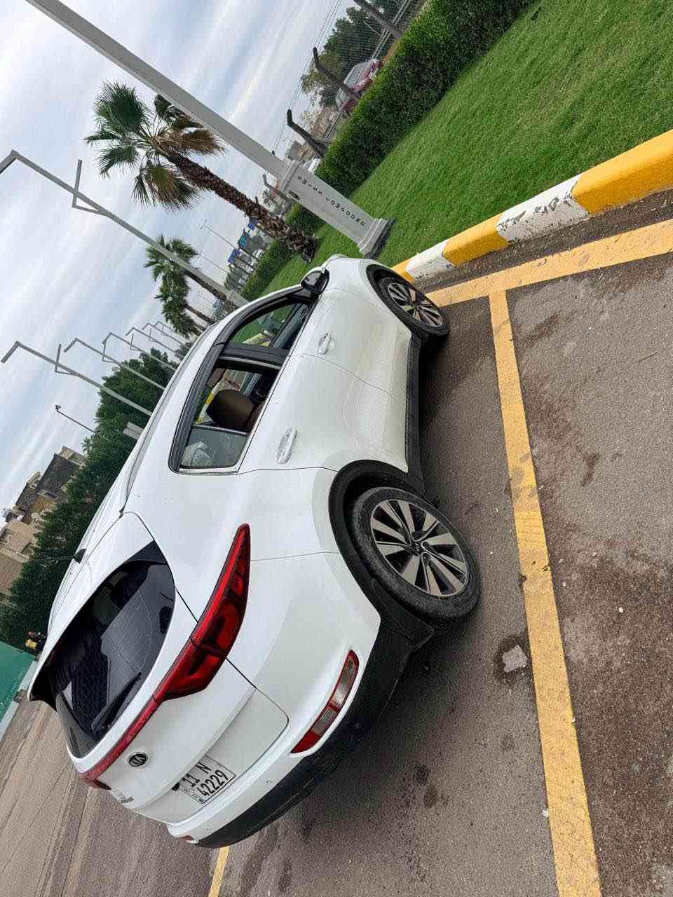سلام عليكم 
سبورتج 2019 خليجي للبيع 
كير محرك تبريد كهربائيات كله كفاله 
السياره بيهه بنيد مبدل ومصبوغ وقطع صغار بارد ولبقيه كفاله عامه محرك 2000 رقم بغداد بسمي السياره مواصفات الشركه العامه للسيارات السعر 178 وبيه مجال بسيط للاستفسار [***********] مكاني الغزاليه Colombo, Sri Lanka
