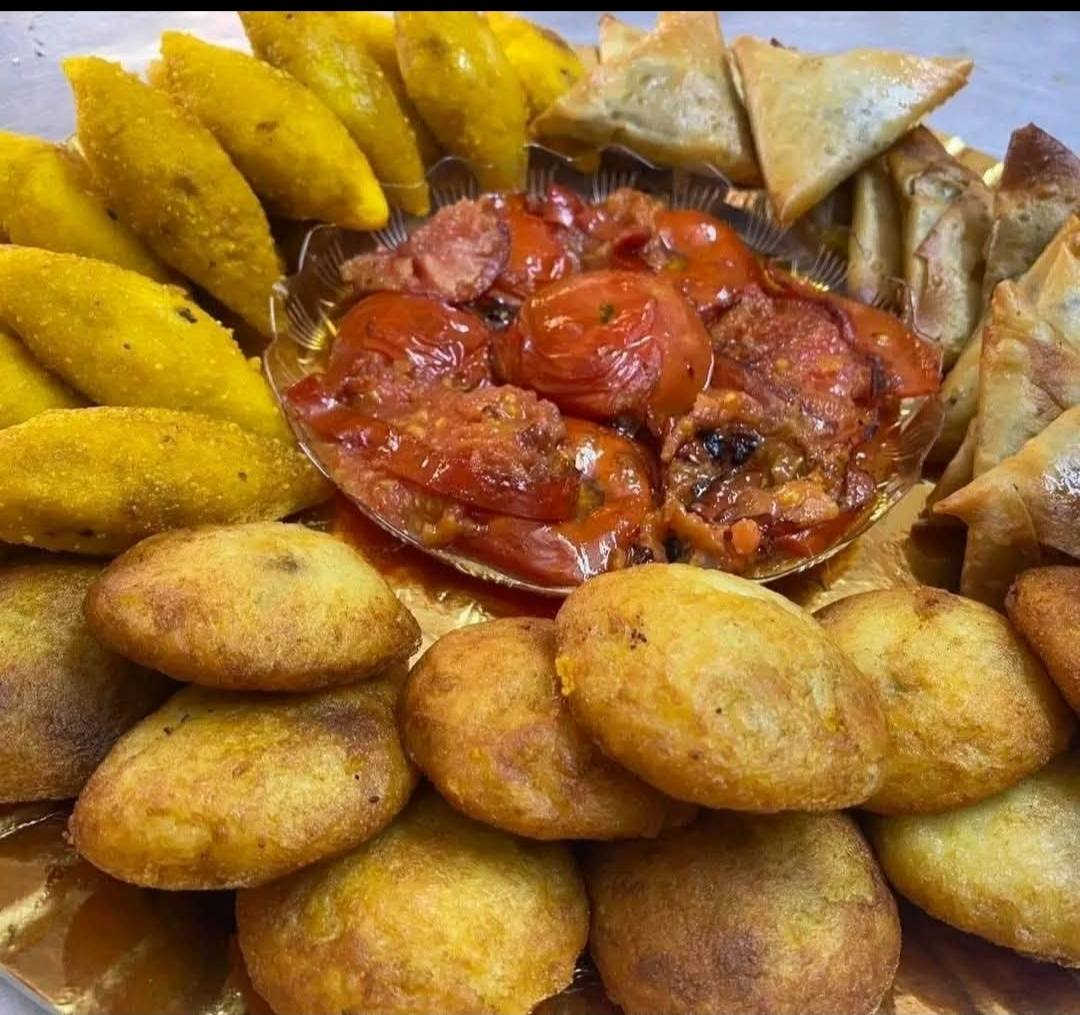 كليجه لكيلو ب7 لنص ب3 ونص
كيكه عاديه ب5 لكيكه لبركانيه ب8 
خليه لنحل حسب لطلب نوتله او جبن صينيه ب8
تراب لملوك لكاسه لوحده ب5000 دينار 
كبه تمن 40 وحده ب10 
كبه برغل 30 وحده ب10
بورك 40 وحده ب10
كدر دولمه زغير ب10 جبير ب15
كدر تمن ومرك حسب لطلب مرك بيتنجان او فاصوليه او باميه او سبيناغ لكدر لزغير ب6 لكدر لجبير ب12
كباب عروك 40 وحده ب10
نضافه فول اذا مو نضافه وطعم مرجوعه 
توصيل ب3000


**إذا كنت صاحب هذا الإعلان وتريد حذفه لأي سبب، رجاءا أرسل رسالة إلى الدعم الفني**