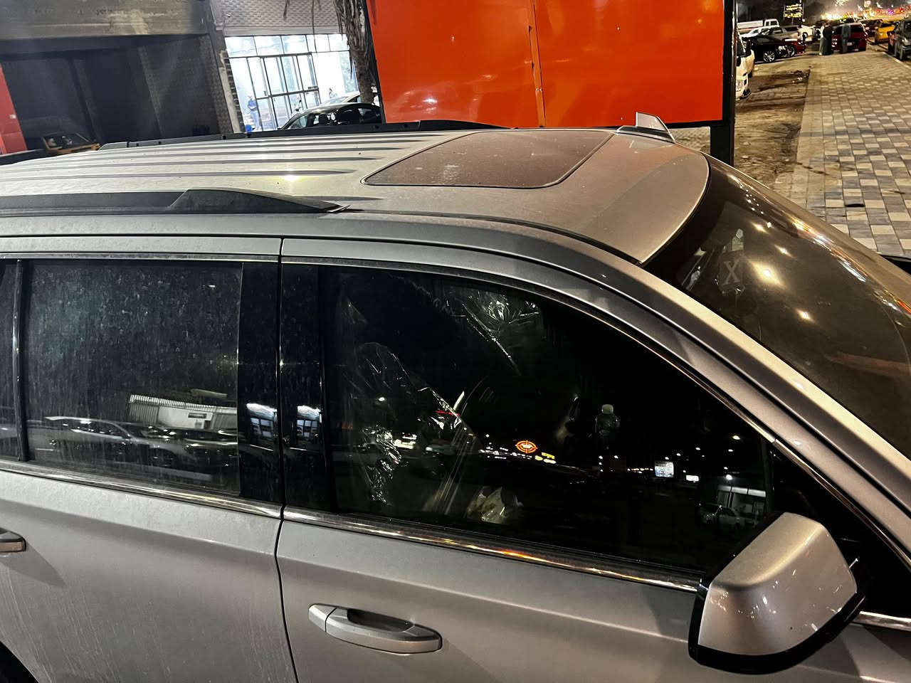 السلام عليكم 
من بعد رخصة الادمن 
سيارة تاهو موديل ٢٠١٨
باسمي (التحويل ثاني يوم)
السعر ٢٦٠ 
للتواصل ***********

كذلك صور الحادث موجودة
