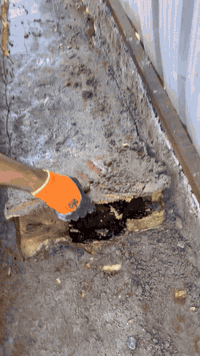 عمل الصطوح ومنع تسريب الماء على الشقق والجوينات الخارجيه للتواصل يوجد ...