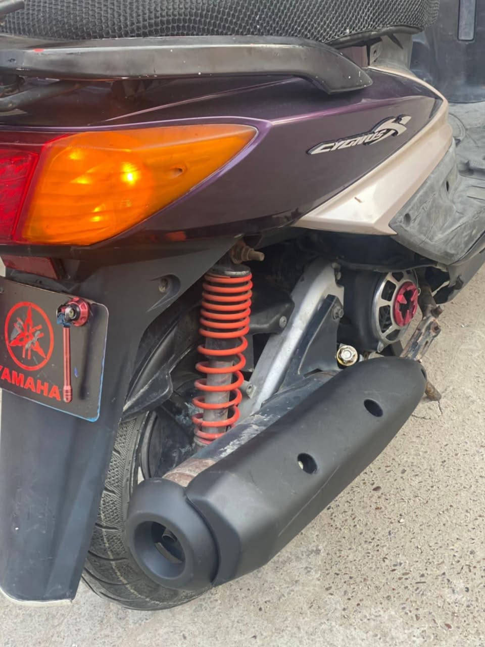 للبيع دراجه سكنس فحل مال رمبه   ماشيه ١٦الف حقيقي كفراته اصليه  محرك بلادي برغي مملعوب بيه كهربائيات كلها شغاله وراقها كامله أوي نقص مابيها السعر (٧٥٠》الف العنوان بغداد الكرخ الاتصال على الرقم ***********
