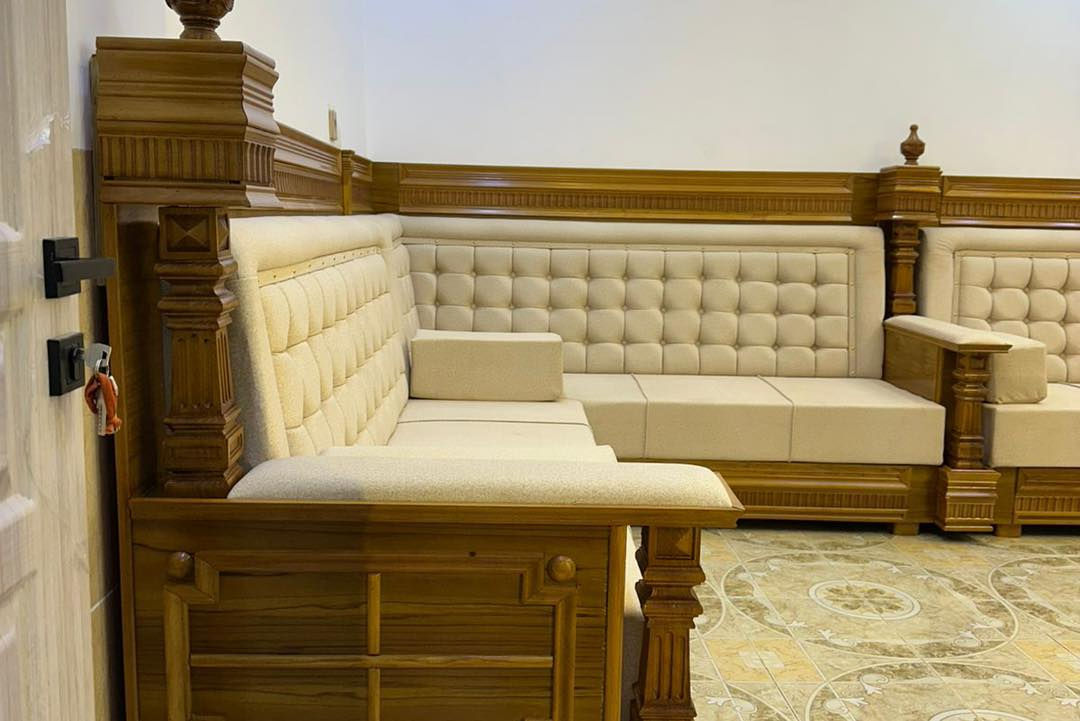 نجارة بيت الخشب • البيت الحلو يبدي من بابه 🪵خشب اصيل وقنفات مريحة لان بيتك يستاهل الاحلى
ابواب راسية 
ابواب تركيه
ديوان 
قنفات راسية 
ديكورات
( موصل دورة قاسم الخياط ) 
محسن المشهداني ‏‪***********‬‏
علاء العبيدي ***********
