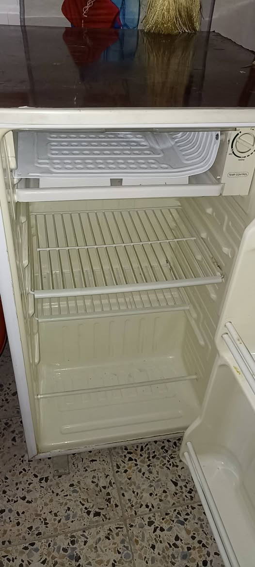 ثلاجة سامسونك صغيره تشتغل تبرد وتجمد ب 60 باب اول 
الموقع حي تونس توصيل ماكو


**إذا كنت صاحب هذا الإعلان وتريد حذفه لأي سبب، رجاءا أرسل رسالة إلى الدعم الفني**