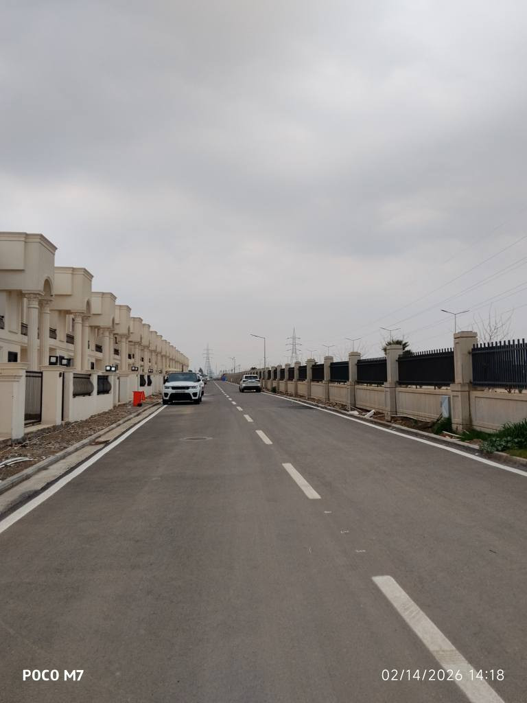 📢📢📢اعلان بيع 📢📢📢
بيت للبيع في احلى مجمع في اربيل #دياري_ستي 
مساحة 200 متر
اول مجمع في اربيل (طابو ملك صرف)
4 غرف نوم (غرفة ماستر )
2 حمام
صالة واستقبال
مطبخ معزول
كراج 
حديقة 
2سطح للبيت 
للاستفسار يرجى الاتصال بنا (واتساب ، اتصال)
📱 *********** 

للمزيد من التفاصيل 
‏مراسلة الازدهار للتجارة والعقارات عبر واتساب. https://wa.me/9647805001551

اشتركوا بجروبنا لكي تجدوا كل ماهو جديد من العقارات في اربيل

https://www.facebook.com/groups/209548401902007/?ref=share_group_link

زوروا صفحتنا لكي لايفوتكم عروض عقارات اربيل

https://www.facebook.com/profile.php?id=100086984441793&mibextid=ZbWKwL أربيل, العراق
