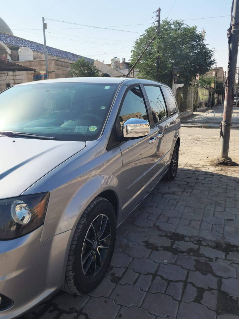 دوج كرفان للبيع وارد امريكي مديل ٢٠١٧الضرر مرفق مع الصور الموصفات تبريد ثلاث قطع جام كهربائي جاهزه تبريد حديدية محرك أو كير وضع الشركه العنوان الناصريه مركز المدينه باسمي تحويل ثاني يوم السعر ١٧٠ أو بيتا مجال الاتصال على الهاتف ***********
