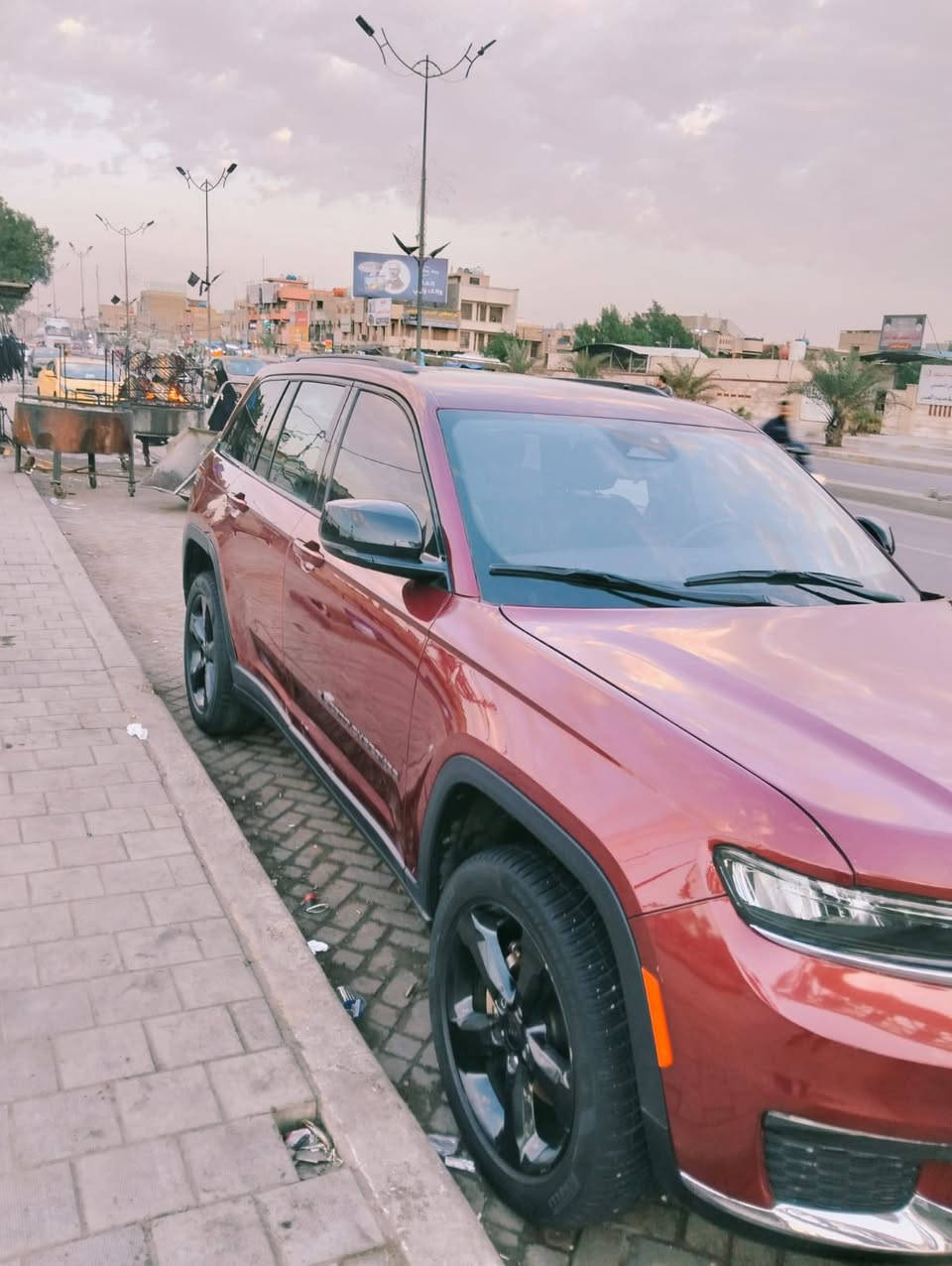 جيب كراند شيروكي 2023 بلاك توب
6 سلندر  4×4 دفع رباعي

فتحة سقف ( سلايت )

رادار امامي( تثبيت مسار مع مانع تصادم )

رادار جانبي( نقطة عمياء )

حساسات خلفية مع مانع تصادم 

كشنات كنتارا وجلد 

شاشة أبل كار بلي واندرويد اوتو وناڤيكيشن 

كشنات وستيرن تدفئة 

شاحنة موبايل وايرليس 

تشغيل عن بعد 

شفتات 

هاند بريك كهربائي 

وضعيات قيادة 
اوتو ستارت ستوب ( انطفاء ذاتي )

صندوق كهربائي 

ويل قياس 20 بلاك 

السعر : 245 وبيهه مجال بسمي مداور ثاني يوم

مكان السيارة بغداد

اتصال ***********
