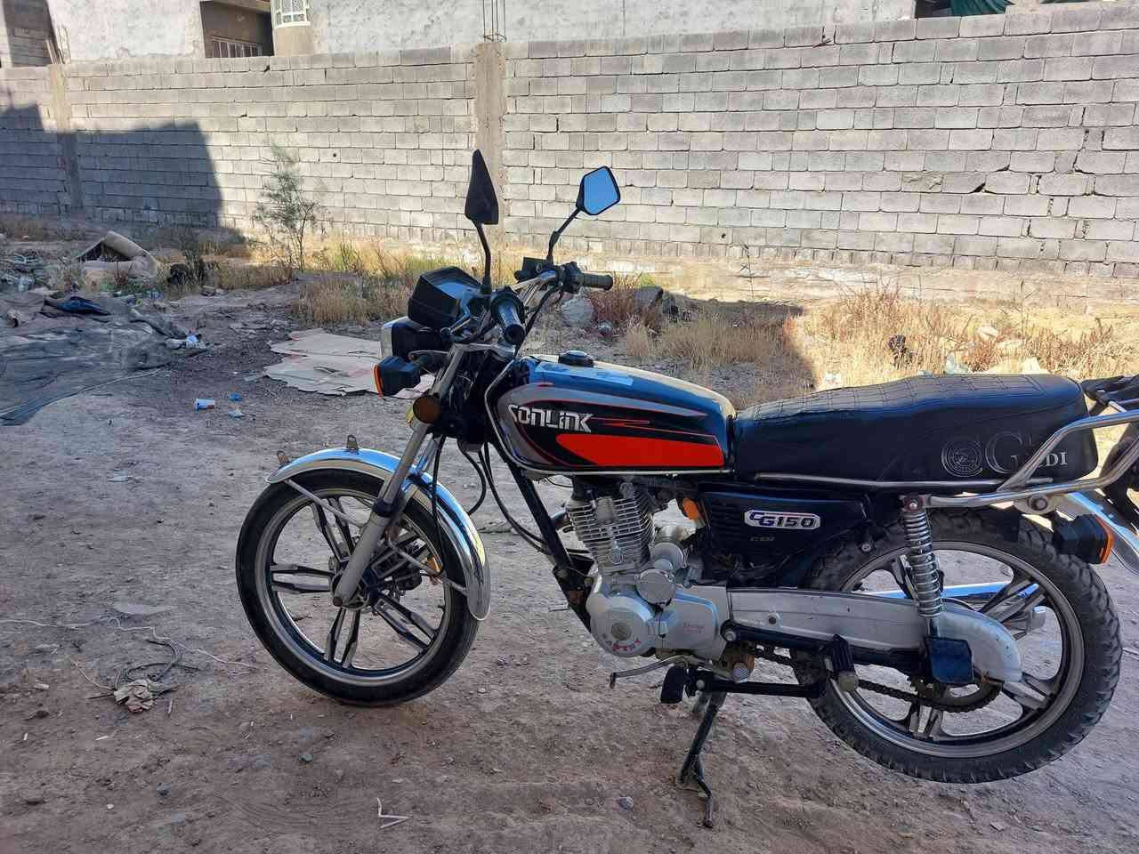 دراجة سيفان موديل 21 دراجة نظيفة و كاملة نكرة سلف كاملة من كلشي للبيع السعر  375و بيها مجال مكاني بعقوبة الرحمة *********** اخوان اتصال فقط غير متواجد على فيس
