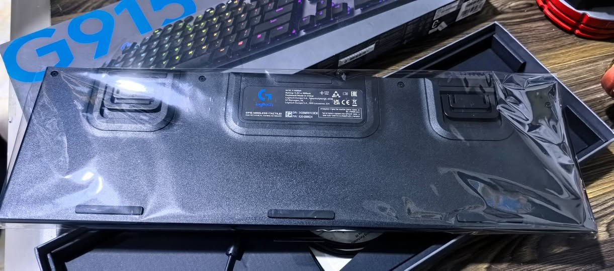 لوحة مفاتيح الألعاب الميكانيكية اللاسلكية Logitech G915 LIGHTSPEED.تتميز بتصميم نحيف للغاية وهيكل من الألومنيوم، بالإضافة إلى إضاءة RGB قابلة للتخصيص.توفر اتصالاً لاسلكياً بسرعة 1 مللي ثانية وعمر بطارية يزيد عن 30 ساعة.مزودة بمفاتيح ميكانيكيه منخفضة الارتفاع (Low-Profile)


**إذا كنت صاحب هذا الإعلان وتريد حذفه لأي سبب، رجاءا أرسل رسالة إلى الدعم الفني**
