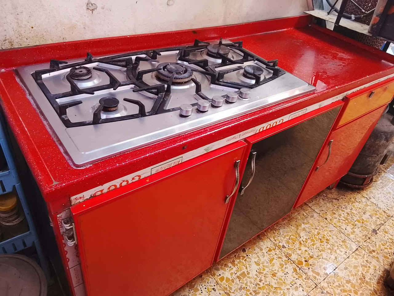 مكلف بلنشرغساله ٦٠ وكاونتر ١٦٥ مكان شعب سبع قصور ***********
