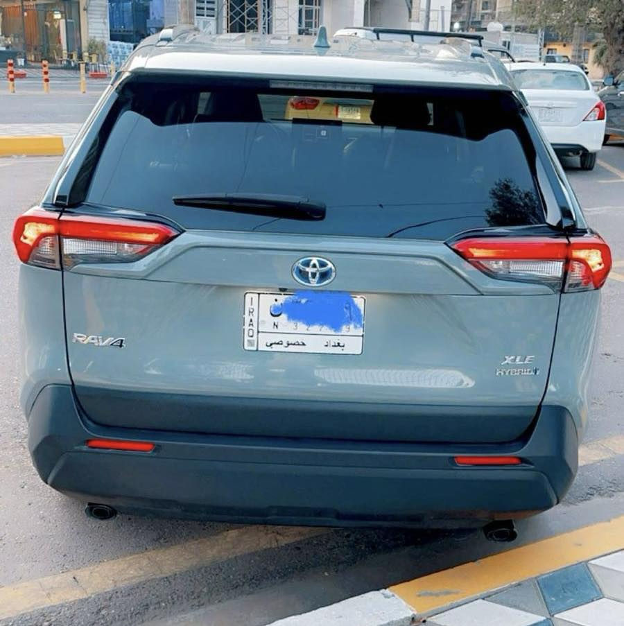 السلام عليكم
راف فور 2022 XLE فول امريكي بيها بارد قطعه عله كد شبر اللون سمنتي ماشية 25 
حجم المحرك 4 سلندر (2.5L) 
المواصفات :بصمة ابواب بصمة تشغيل
صندوق شفط كهربائي فتحة سقف سلايد
دفع رباعي AWD كشنات جلد 
تدفئة استيرن تدفئة رادار أمامي رادار جانبي
رادار خلفي اوتو ستوب هاند بريك بصمة
اوتو هولد تحكم وضعيات القيادة ECO,NORMAL,SPORT 
مانع انزلاق+ABS حساسات خلفية+كاميرا
تحكمات استيرن تبريد قطعتين 
مقاعد خزن ذاكرة السيارة في حالة الوكالة
رقم الشاصي:-JTMB6RFV7ND530917
رقم بغداد تحويل مباشر مكان السياره بغداد 
السعر 258 بي مجال 
اتصال /***********
استفسار اتصال ع الرقم
@إشارة
