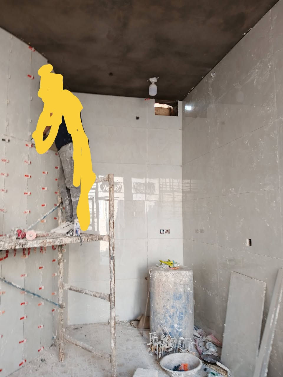 سلام عليكم خلفه متفرغ حالياً سيراميك بورسلين جداري ارضي كاشي بايات درج متر يوميه مقطوعه نشتغل عظم لبخ ماده كلو عدنه صور وفيديوات لعملنه 
العمل شرط درجى أولى 
***********
