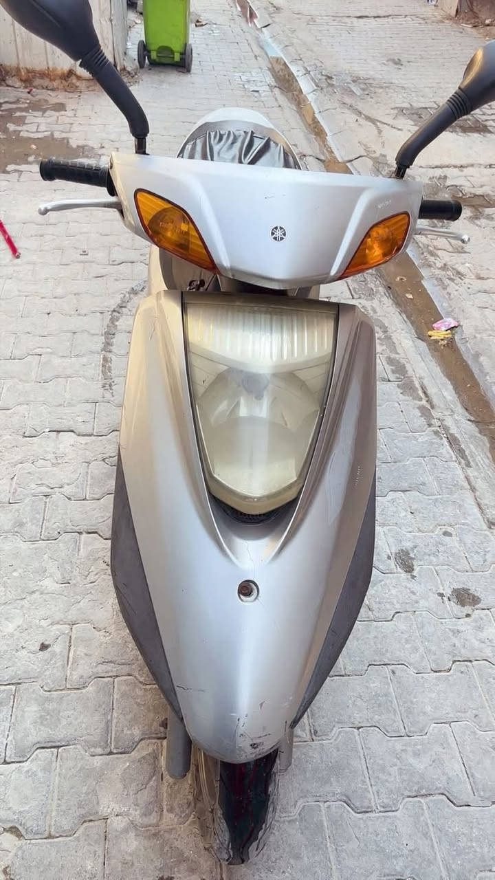 سلام عليكم
دراجه بريز مكفوله كفاله عامه من مكينه مامفتوحه بلادي كفرات مختمه ختم واحد شغاله سلف وهندر 

مكاني بغداد جديده 
اتصال ***********
