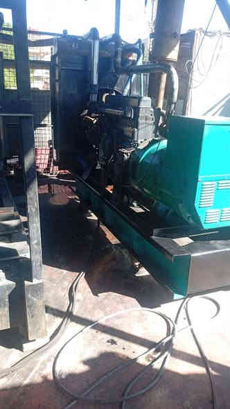 سلام عليكم مرخصه مدير الكروب المحترم مولد اسكانيا ١١٣مكينه خير من الله لا صرف ولا تبخير سايس ١٠
توليد ٣٠٠ كيبلاتها بيهه تجي اتحمل عليهه تقتنع تاخذها وتروح 
السعر ٦٥ وبيهه مجال 
العنوان بغداد الحسينيه الراشديه الهاتف***********
