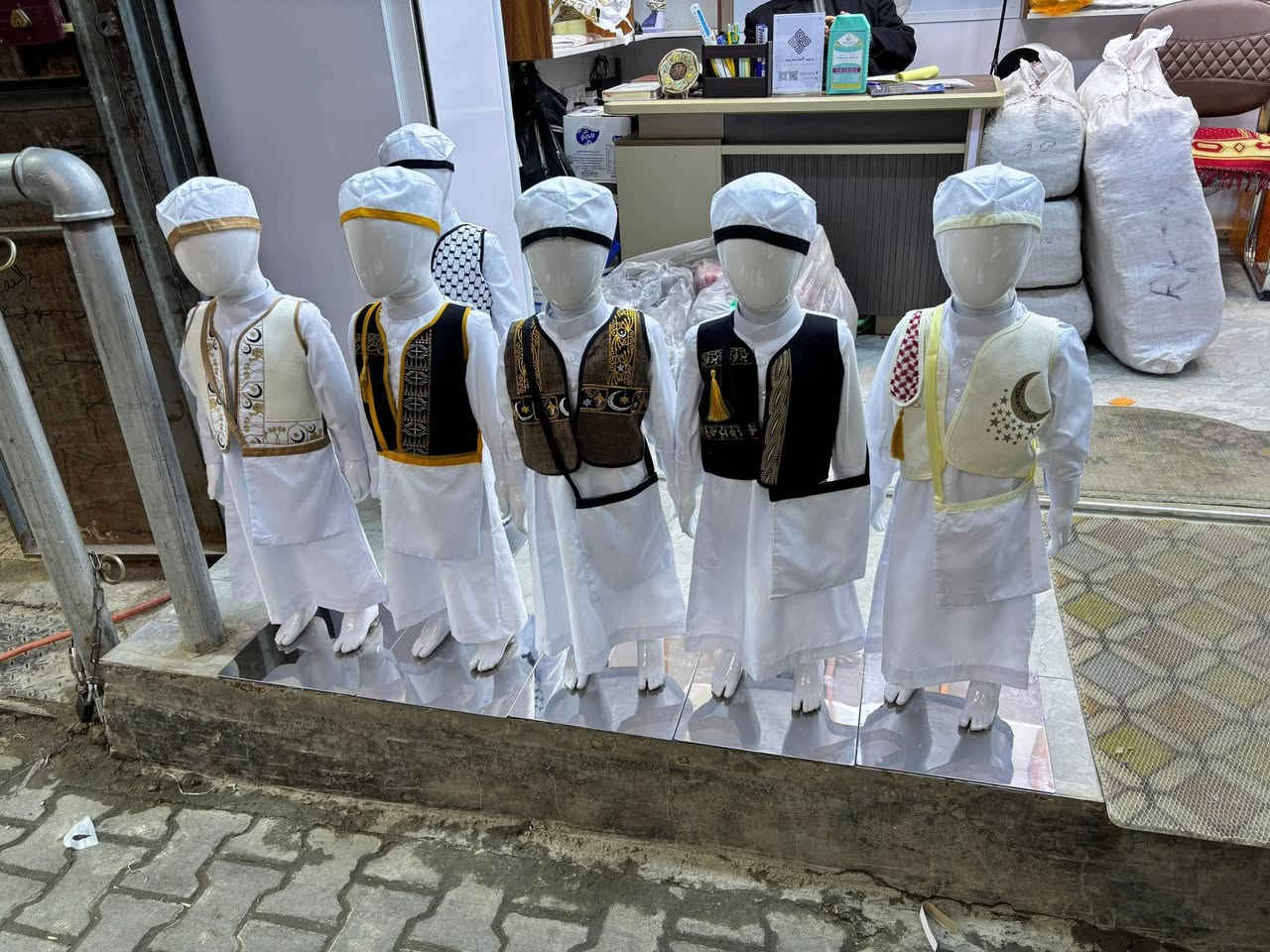 توفر. 🎀 داخل مجمع باربي.  #كاتلوج_الزي_الاطفالي  الرمضاني والعيد المبارك
توفر زي كركيعان. 
#سيت 4 قطع رمضاني  ( دشداشة + يلگ + قبعة + جنطة
للاعمار من 2 شهر ل. 8 سنه 
  ال حجز. *********** 
ال حجز. +964 787 966 8805
.رابط كروب وتساب https://chat.whatsapp.com/E98LF3qv7qZKhWt1qqcCiY
#يلگ + قبعة + جنطة 
للاعمار من 1 شهر لحد 8 سنه
🎯 سعر. 
......
#زي كركيعان  4 قطع. 
....... 
🎯  اجور توصيل داخل سوق شيوخ.    2 
اجور توصيل. ال الناصريه. 3 
اجور توصيل جميع. المحافظات. العرق. 5. 
--------------------
#الناصريه. - سوق شيوخ.  
سوق المسقف- قرب سوق الذهب- قرب صياغه. سيد احمد-  يصير.محل ركن -قرب عبد علي-  مقبيل. علي نزاز.  المكائن الخياطه.  
----------------------------
#اناقتك_تكتمل_معنا
#لايك_للبيج_ليصلك_كل_جديد_في_عالم. باربي.
