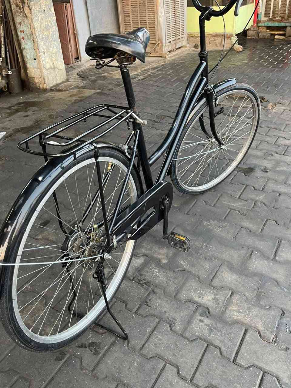 سلام عليكم باسكل للبيع باسكل جديد ورزن المكان نجف حي النصر قرب المستوصف  السعر 100 وبي مجال رقم الموبايل ***********6
