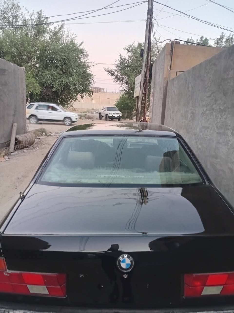 سلام عليكم بي ام موديل ٩١وارد يابان مكفوله من الضربه صبغ جاليه بدون تعديل بدون معجون كير ومحرك تبريدها ثلج دبل جكمجه كهربائيات كلها شغاله بدون تحوير او جطل رقم بغداد جيديد السعر ٤٨ *********** مكان ابوغريب
