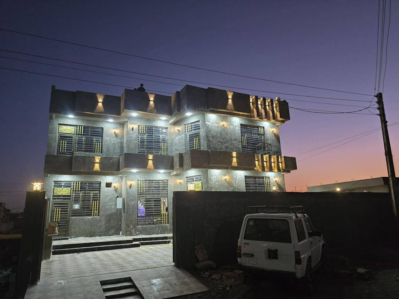 اعلان 
🔹 لدوّخ بيتك؟ وتحتار ويا مَنو تشتغل؟
🔹 خلّها علينة ويا كادر أبو عرب الهندسي

نقدّم لكم أعمال الديكورات الداخلية والخارجية  والتأسيسات الكهربائية والصحيةباحتراف عالي وتشمل:
✅ ديكورات داخلية عصرية وكلاسيك
✅ ديكورات خارجية
✅ واجهات فلين تركي
✅ واجهات بوردكس
✅ � عرض خاص على الديكور المغربي 🔥
🔸 سعر المتر المربع للفلات صار 25الف
🔸 سعر المتر للبوكس صار بـ 30الف
⏳ العرض لفترة محدودة
لا تفوّت الفرصة وخلّي ديكورك مغربي وبسعر مميز
تنفيذ ابو عرب 

🔸 تأسيسات كهربائية متكاملة سعر النقطة 3,5الف 
 • ترتيب وتنظيم
 • أمان ودقة بالتنفيذ

🔸 تأسيسات صحية كاملةسعر النقطة للمجار ي10الف والماء 3الف
 • مواد أصلية
 • تنفيذ حسب الأصول الهندسية

💪 يتوفر لدينا كادر عمل متخصص
بإدارة: أبو عرب
إشراف هندسي: المهندس محمد
تنفيذ: الأسطة مصطفى 

✔️ نضمن لكم:
⭐ جودة المواد
⭐ دقة في العمل
⭐ التزام بالمواعيد
⭐ ضمان على الشغل

📞 تواصل ويانة وخلي بيتك ب ايادي أمينة
كادر أبو عرب الهندسي – خبرة، ثقة، وجودة
***********
واتساب ***********

#ناحية_السد_العظيم
