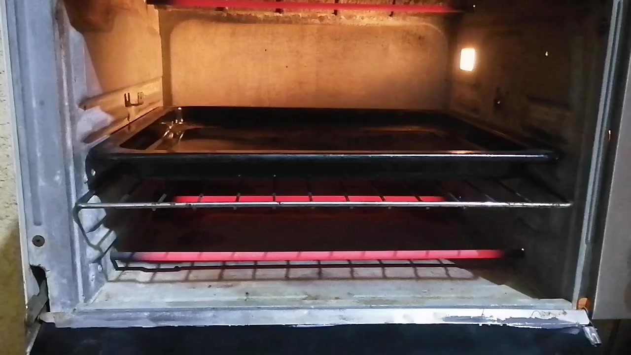 اوفن كلةشغال نضيف جدا سعر٣٥ الف ***********
