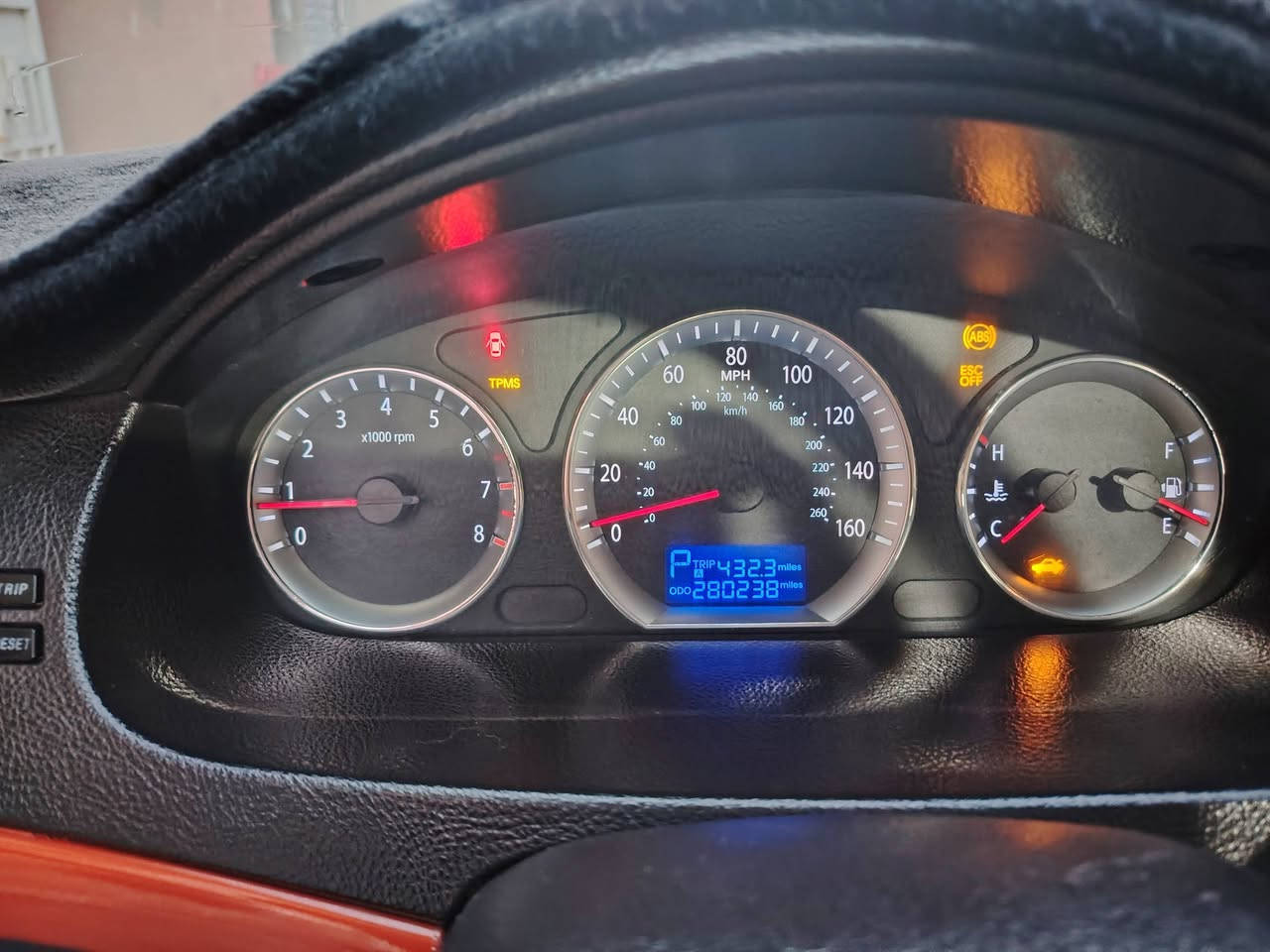 سلام عليكم سوناتا 2009 وارد امريكي سياره جاهزه كير مكينه تبريد صدر امامي خلفي  رقم انكليزي مري شفط  جاهزه مجهزه تجي وشوف بعينك  ظرر نص جاملغ ونص باب  صايره ظربه بنصهن يعني الباقي كله بدون ظربه بيه شي بسيط صبغ بس بيع حزام  وكشره كبال عينك بصور كله واظح ***********  سعر ١٠٥ وبيه مجال بغداد الشعله
