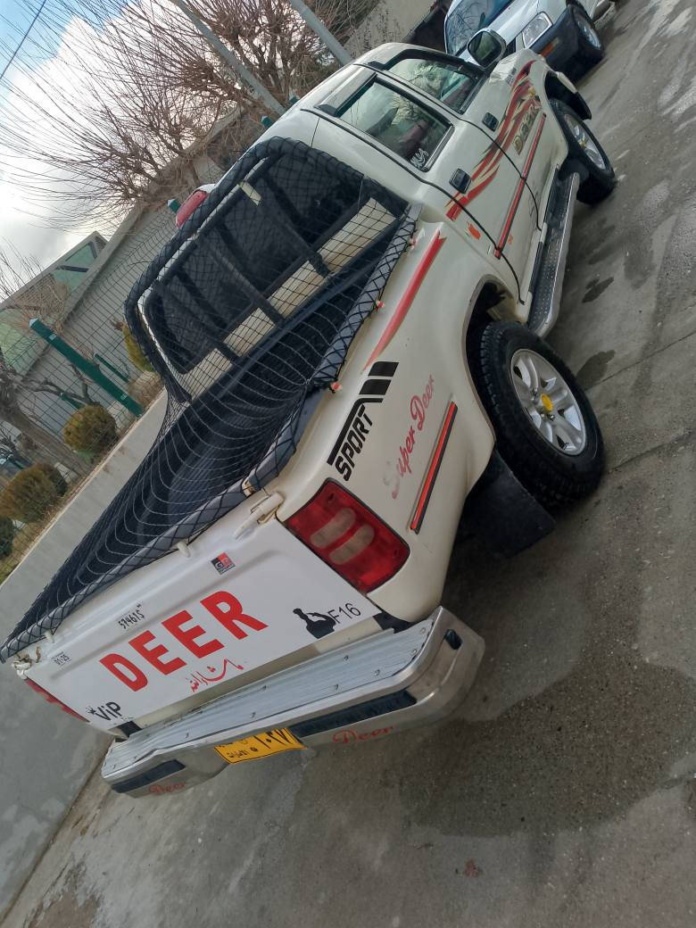 ***********
دێرمۆدیل2009
مە کینە بە خ
مە نە فێستی ئە سڵی بە شە رت
دوپارچە ی بۆیاغە بێناو
چوارتایە ی لۆکی جە بە لی بۆبە ستراوە 20ڕۆژە
گێڕو مە کینە و ئە کسل بە شە رت
تە قە وڕە قە بە شە رت سە یارە کە زۆر زۆر خاوێنە کارە بایی کامل ئیش دە کات 
سحری57گە ڵاوکە مێک محامە لە رانية, السليمانية
