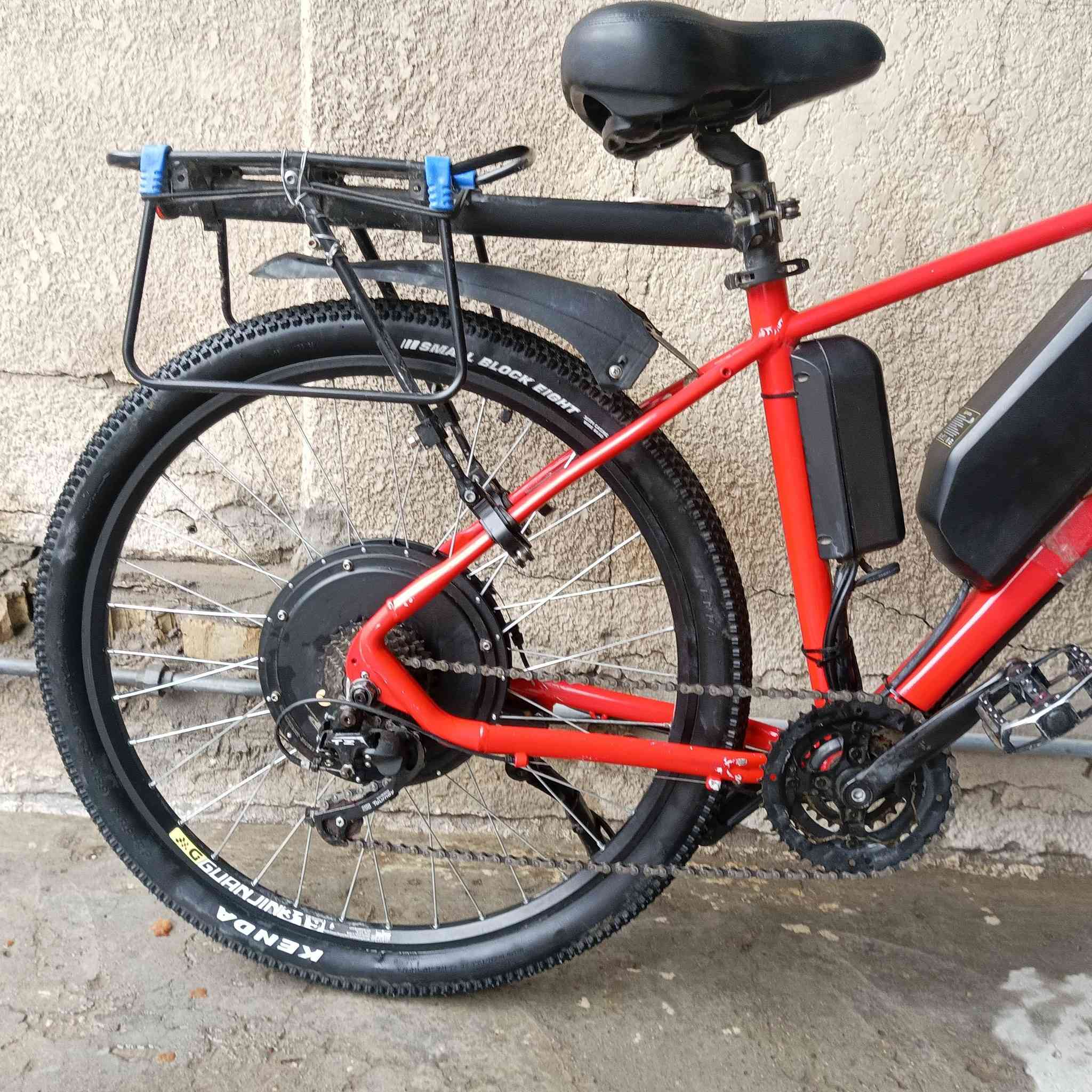 بايسكل شحن للبيع نظيف بعده جديد صار 4 أشهر من ماخذه من حسن وحسين وصل الشراء كذلك موجود ماخذه ب 1,075
بطاريه ليثوم نظام سليتر ومساعد و يصير بس بايسكل
يمشي مسافه من 35 كيلوا الى 40كيلوا 

5 سرع سرعته 40 حقيقي الى 45

مكاني بغداد الشعب 

تواصل خاص او الرقم 

***********
