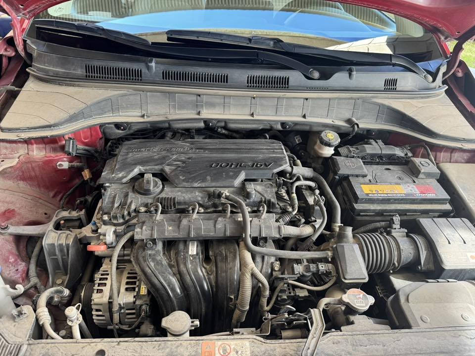 السلام عليكم 
كونا موديل 2024 خليجي ماخديها زيرو السياره حاليا ماشيه 51 الف قابل للزياده 
محركها 2000 دوش 
رادار تحكم ستيرن تشغيل عن بعد فتحه بصمه شحن لاسلكي مانع انزلاق سياره فول موصفات ستخدام داخلي 
سياره مكفوله من كلشي  بيها فقط رصعه بل بنيد 
مكانها بغداد العامريه 
سعرها 189$
***********
