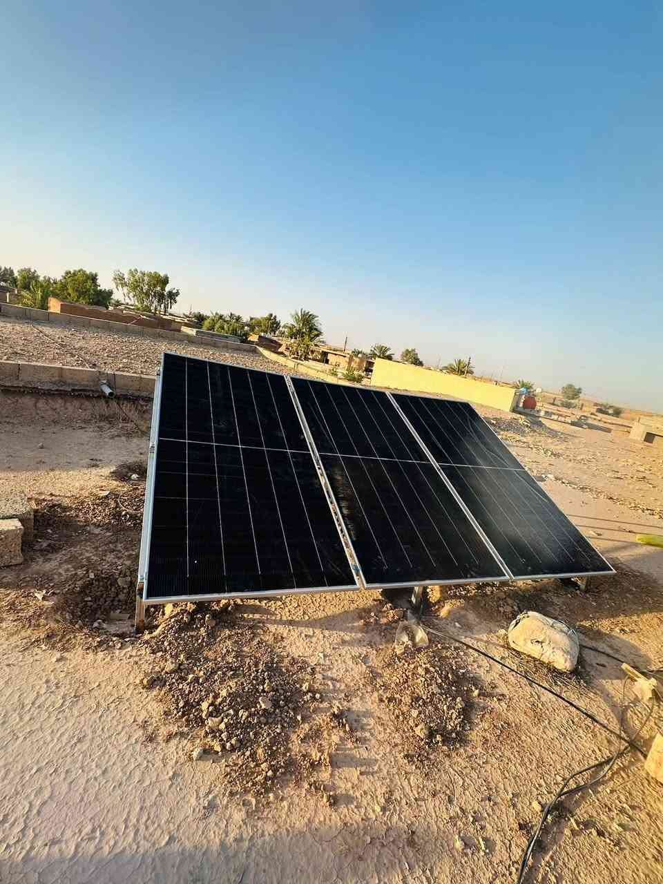 اليوم الخميس الموافق 16/07/2026
تم بعون الله إكمال نصب  وتشغيل منظومتين للطاقة الشمسية. 
* المنظومة الأولى: في #قضاء #مندلي. #الجسر 
تجهز 10 أمبير نهارا  6 أمبير ليلا وتتكون المنظومة من:-
1-ألواح شمسية عدد 5 قدرة اللوح الواحد 620 واط
2- بطارية نوع ليثيوم قدرتها 5 كيلو واط
3- أنفيرتر قدرته 6 كيلو واط
4- بورد خاص بالمنظومة متكامل الحماية
5- هيكل حديد مغلون مقاوم للصدا

* المنظومة الثانية. في #قضاء #مندلي. #الندا 

تجهز 6 أمبير نهارا  5 أمبير ليلا وتتكون المنظومة من:-
1-ألواح شمسية عدد 3 قدرة اللوح الواحد 620 واط
2- بطارية نوع ليثيوم قدرتها 5 كيلو واط
3- أنفيرتر قدرته 6 كيلو واط
4- بورد خاص بالمنظومة متكامل الحماية
5- هيكل حديد مغلون مقاوم للصدا

#ملاحظه: لانعمل ببطاريات التجميع الرديئة. 

بإدارة #عمر #ياسين  
و #حسن #شيرازي 
للأستفسار أكثر الأتصال او مراسلة الأرقام  التالية
***********
***********
