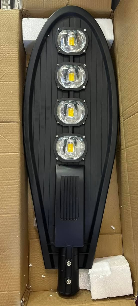 وصول وجبه جديده 

فتنك بروجكتر انارة أعمده خارجية 

اصلي ضمان لمدة 2 سنه 

ملائم لاجواء العراق 

اسعار تنافسيه 

يوجد توصيل جميع المحافظات 

بغداد / الشورجه / عكد النصارى / خلف دائرة الكهرباء 

📞 ***********
