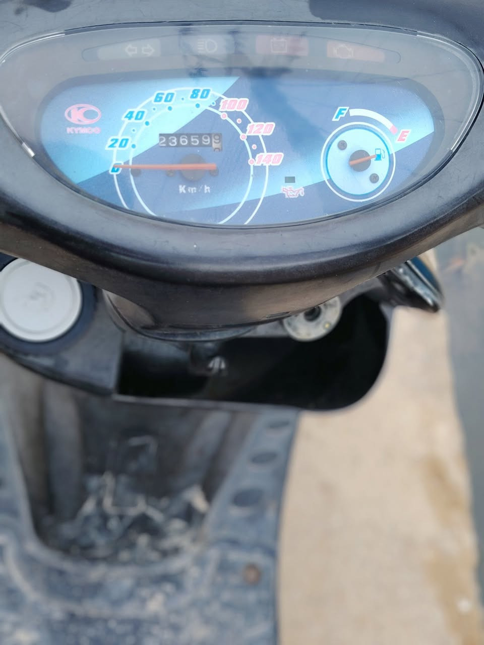 سلام عليكم 
دراجه كامكو مديل 13 كفاله عامه وين ماتريد فحص
دراجه برغي مابيهه نقص شغل وتطلع
السعر 650 بيه مجال مستعجل عليه 
قضاء الفجر ***********
