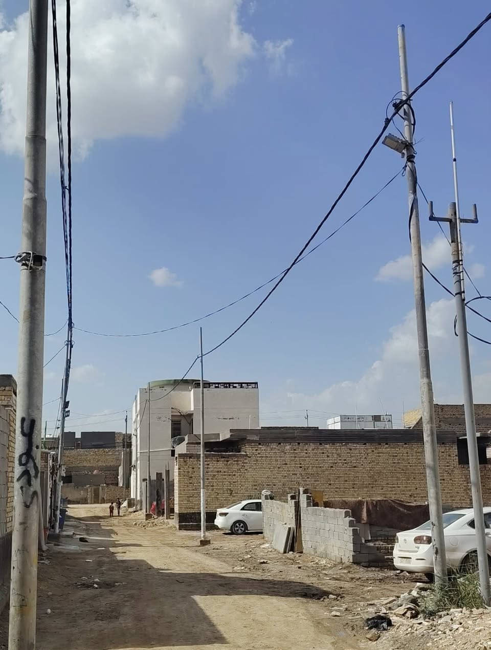 #اعلان

🏠دارللبيع ..... 

⭕العنوان:التقيه الثالثه مقابيل ساحه التوديع قرب الملعب الخماسي ..... 

⭕موقع مميز _

____

🌿زراعي سند25

🌿 معامله التطويب كامله 

🌿طابق واحد

♦️المساحة :200م

----------------

تفاصيل الدار 🏠

🌿غرف نوم عدد2💯

🌿صالة 

🌿مطبخ 

🌿استقبال 

🌿مجمع صحي 

    

 #للاستفسار الاتصال 

***********
