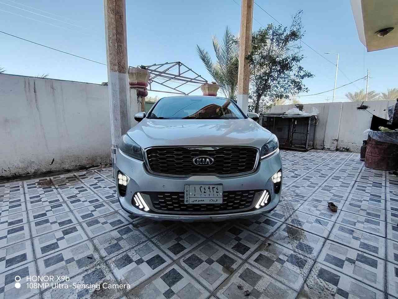 السلام عليكم كيا سورنتو 2020 امريكي اربعه سلندر سبعه راكب السياره جديده بالباكيت ماكينه وكير جدد تخم تاير جديد كهربائيات كلها شغال سياره جديده بمعنى الكلمه جاهزه السياره بيه حادث أمريكا فقط جاملغ الأمامي وبنيد وباب جاملغ خلفي بدون داخل السعر 153  المكان حله  رقم الهاتف ***********
