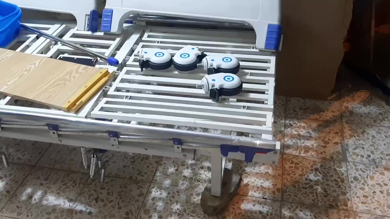 سرير طبي للبيع نظافة ٩٥% السعر ٣٥٠ الف
وبيها مجال للاستفسار اكثر الاتصال على الرقم التالي
.
***********
