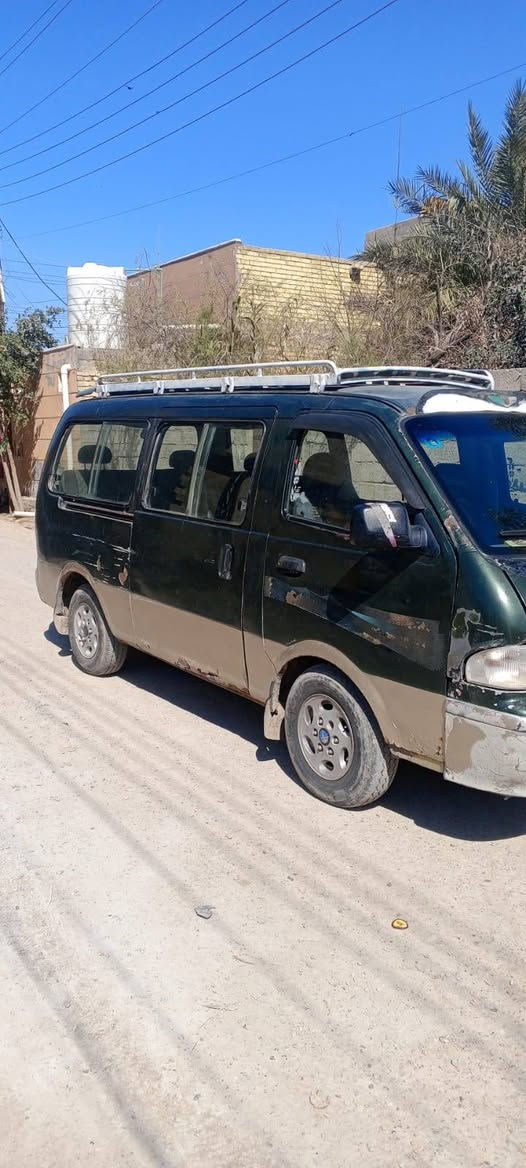 سلام عليكم سيارة بريجو البيع موديل 2000 رقم كربلاء سيارة بسمي تحويل مباشر مصفراء هية وغرامات مكينة وكير خير من الله سعر 65  وبيها مجال مكان بغداد حي النصر رقم تلفون ***********
