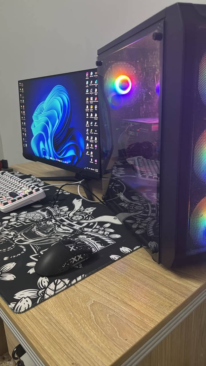 للبيع سيت أب متكامل (كيس + شاشة 165Hz)
للبيع تجميعة اقتصادية استخدام نظيف 
 ومحدث بيها التخزين والبور سبلاي مؤخراً.
​💻 مواصفات الكيس:
​المعالج: Intel Core i5 11th Gen
​كرت الشاشة: RTX 3050 8GB GALAX
​المذربورد: ASUS Prime H510M (عملية ومستقرة)
​الرامات: 16GB blackwolf 
​التخزين الأول: SSD 120GB (للنظام)
​التخزين الثاني: M.2 1TB Samsung مشتريه ورا التجميعة بفترة
​البور سبلاي: 650W (همين قطعة شبه جديدة ومحدثة مؤخراً)

​🖥️ مواصفات الشاشة:
​الموديل: Samsung Odyssey G3
​الحجم: 27 بوصة
​التردد: 165Hz (ممتازة لألعاب الشوتر)
​الستاند مالتها الأصلي معروف بمرونته (يصعد، ينزل، ويفتر بكل الاتجاهات).

​ المكان: النجف
 السعر المطلوب: 850 ألف دينار (للسيت أب كامل - كيس وشاشة)، وبيها مجال بسيط.


**إذا كنت صاحب هذا الإعلان وتريد حذفه لأي سبب، رجاءا أرسل رسالة إلى الدعم الفني**
