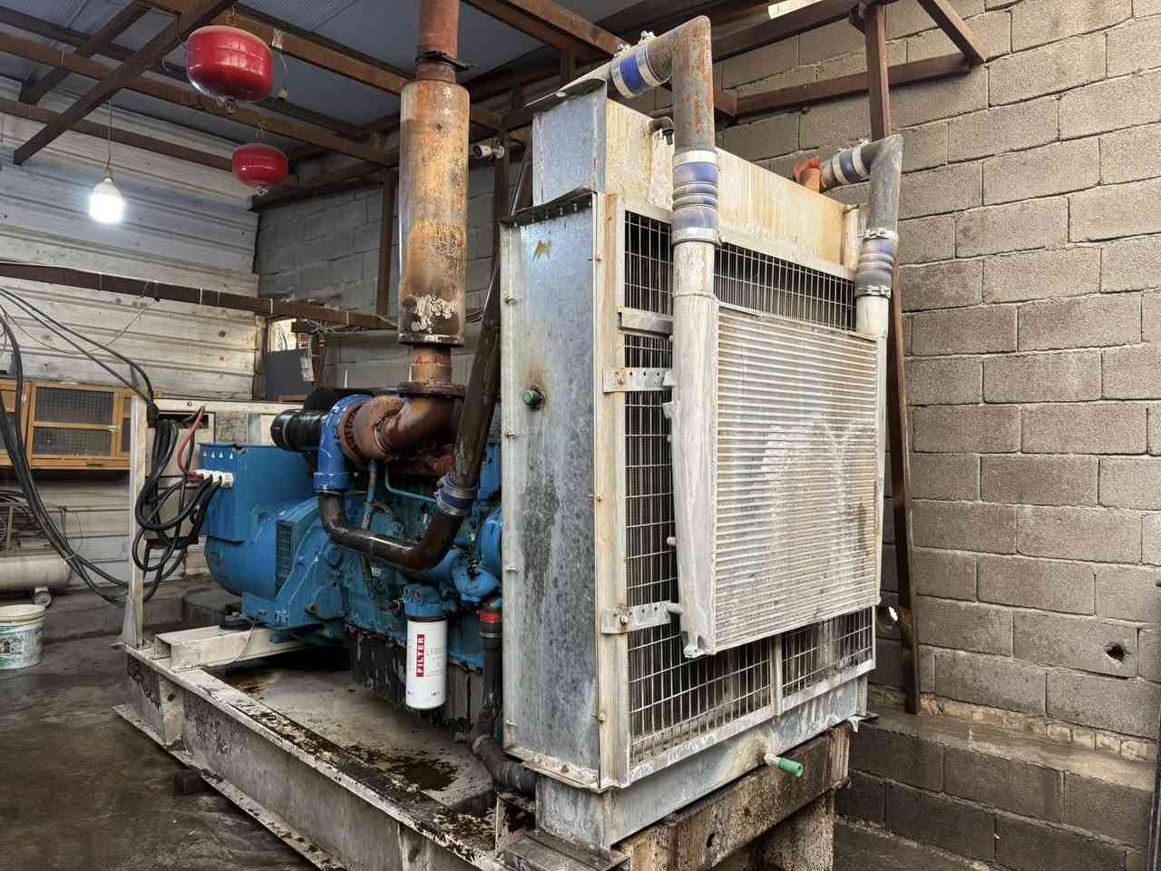 السلام عليكم للبيع بيركنز  2300 توليد 350بلادي لاصرف ولا بخار كور بلادي مولده مفتوحه قبل 5. اشهرسعر 130 $بيه مجال حق الكرين بس)))) بغداد مدينه الصدر قطاع صفر ***********
