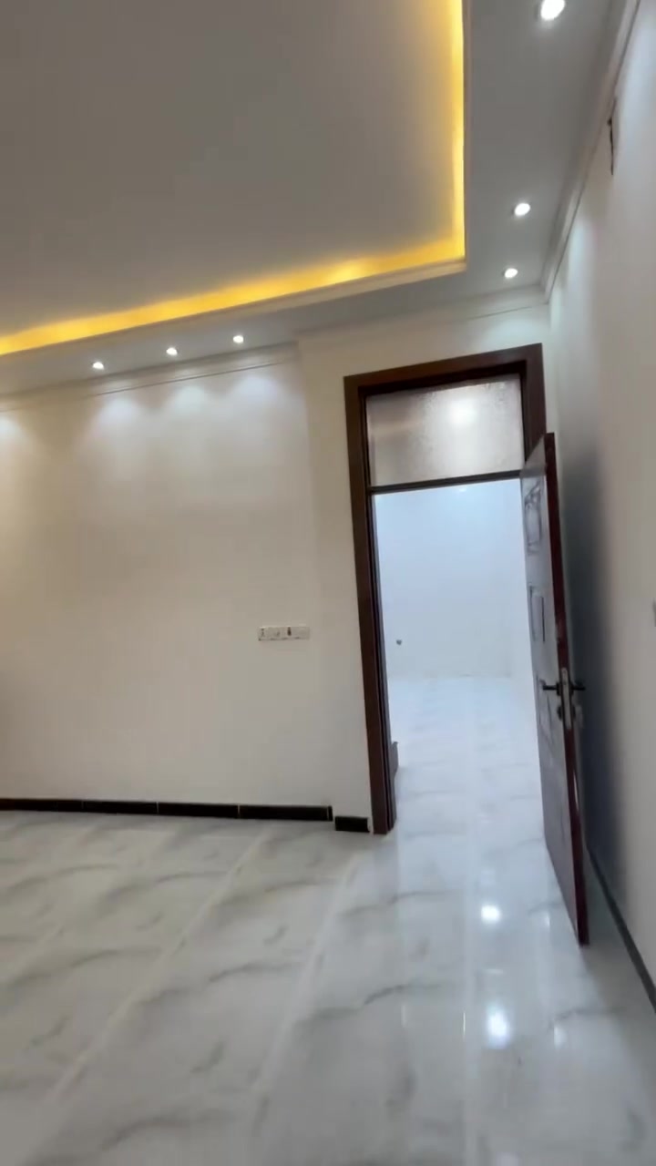 الدوره مدخل البوعيثه مجمع الامل 50 م طابقين غرفتين نوم للبيع 
***********
