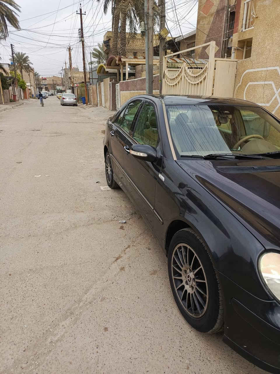 السلام عليكم ورحمه الله وبركاته
اللهم صل على محمد وآل محمد 

مارسيدس أم عيون C203 موديل 2006

رقم أربيل سنوية جديدة لحد2031

تريد تحويل أو وكالة 

السيارة صبغ عام جمالية فقط السبب جراد 

ماكو معجون ولا دكة جاكوج كفالة

كير ومكينة ففتي 3000مجول كفالة 

كهربائيات كلها بلادية شغالة 

دشبول كياجات كلها شغالة 

إشارة بالمري 

جام اوتوماتيك 

سنتر لوك

كشن كهربائي 

تجاوي كهرباء 

شاشة 

تدفئة تبريد 🥶 شغالة

حدادية أمامية وخلفية 80 بالمية 

باتري جديد

اطارات الامامي جديد 

تخم دسكات+فلنجات جدد

إدامة بالكامل منظومة البانزين 

وادمة منظومة الماء بالكمل 

#ملاحظة الكشن الامامي مال سائق بيه شك قليل 
#السعر72 وبيها مجال حك الجية
آسف على الإطالة 

تحياتي لكم جميعاً 

العنوان بغداد 

***********
