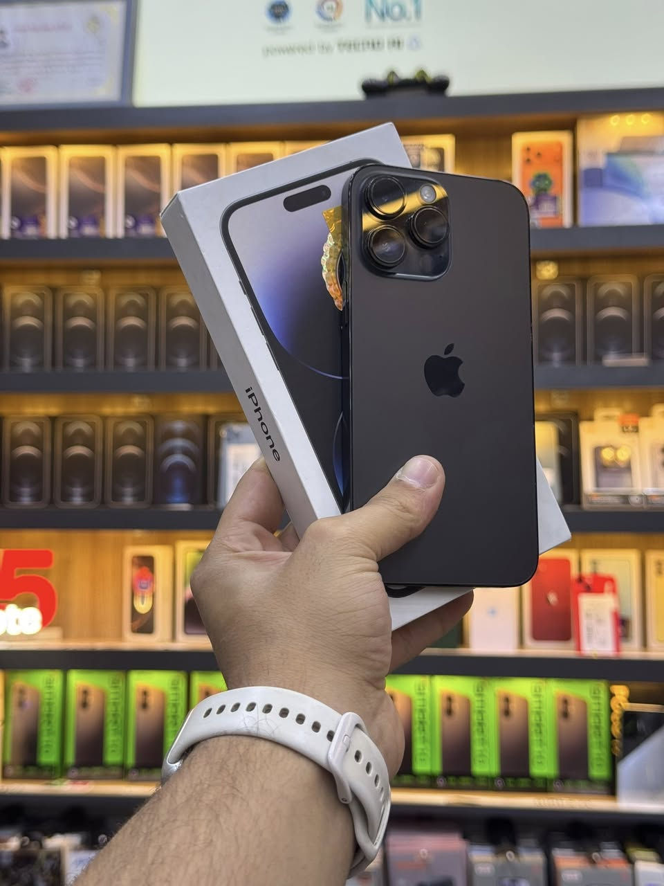 iphone 14pro max 
بطاريه/84
عربي الجهاز 
السعر/920
لاستفسار/***********
مركز اللؤلؤة للموبايل Al-lulua Mobile Center
